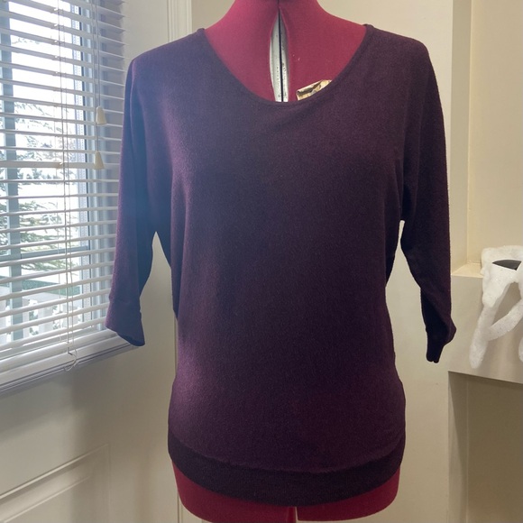 Express women burgundy and black lace back detail 3/4 sleeves top. Size S. Used. - Picture 7 of 8